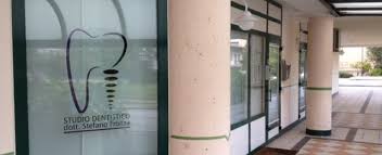 Studio odontoiatrico dall'esterno