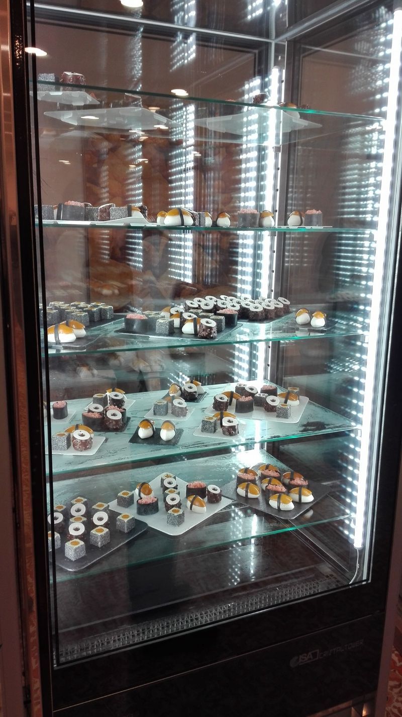 banchi e frigo pasticceria Matino