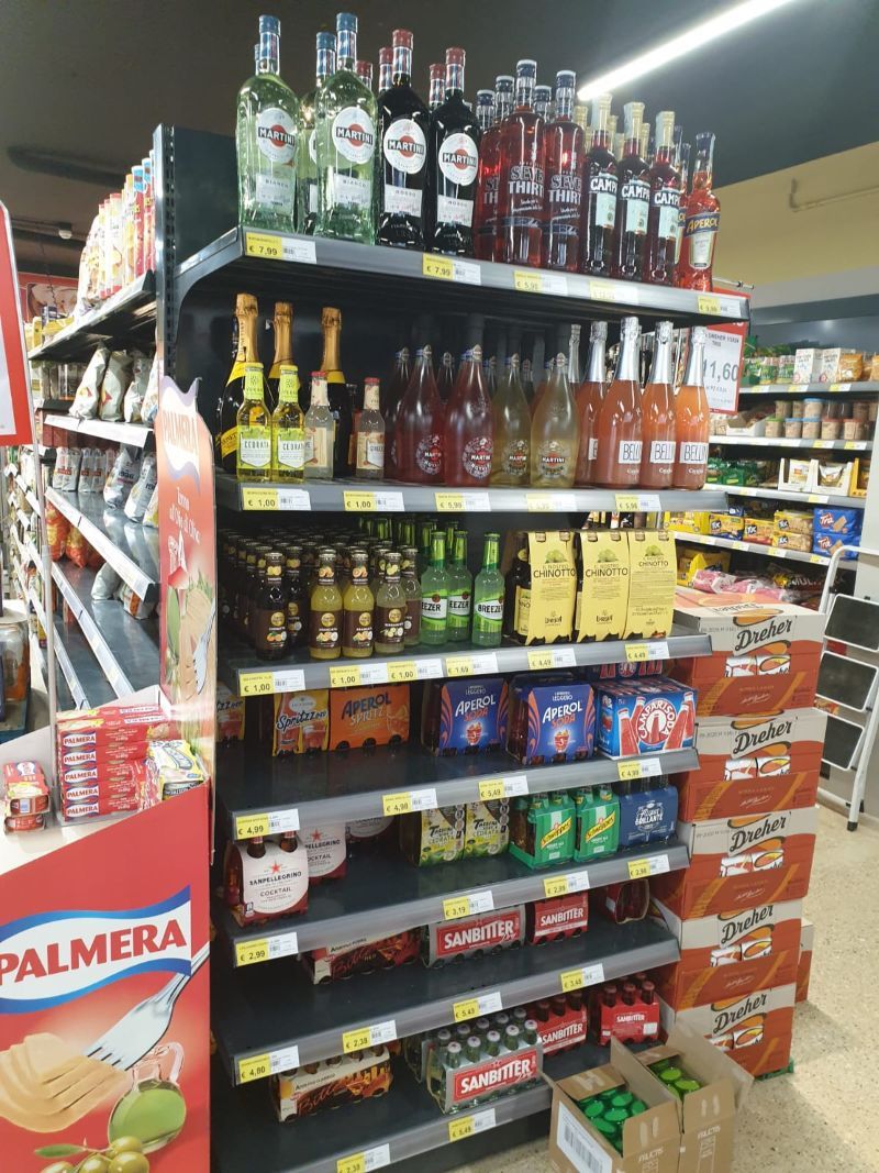 scaffali per reparti supermercato