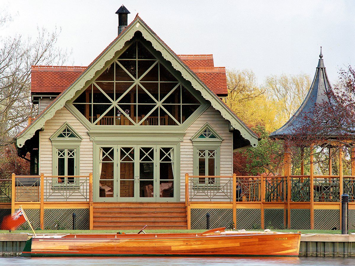Silver Tassie, designed in the Edwardian architecture style of the upper reaches of the River Thames by LSH Architects