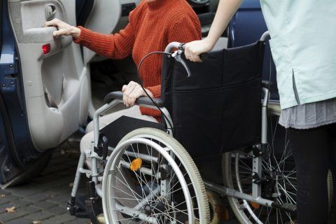 Veicolo attrezzato per disabili