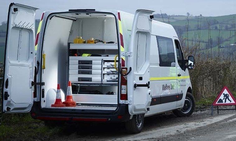furgone attrezzato per lavori stradali