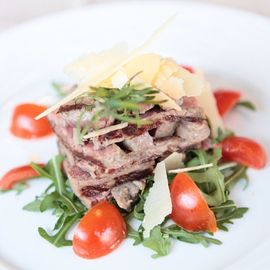 piatto con bruschetta