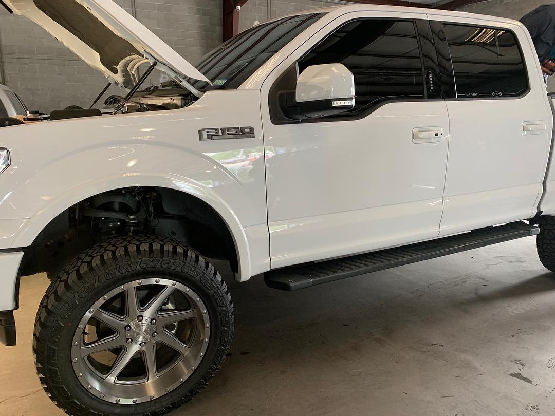 3rd Kind Customz vehicle exterior image 1