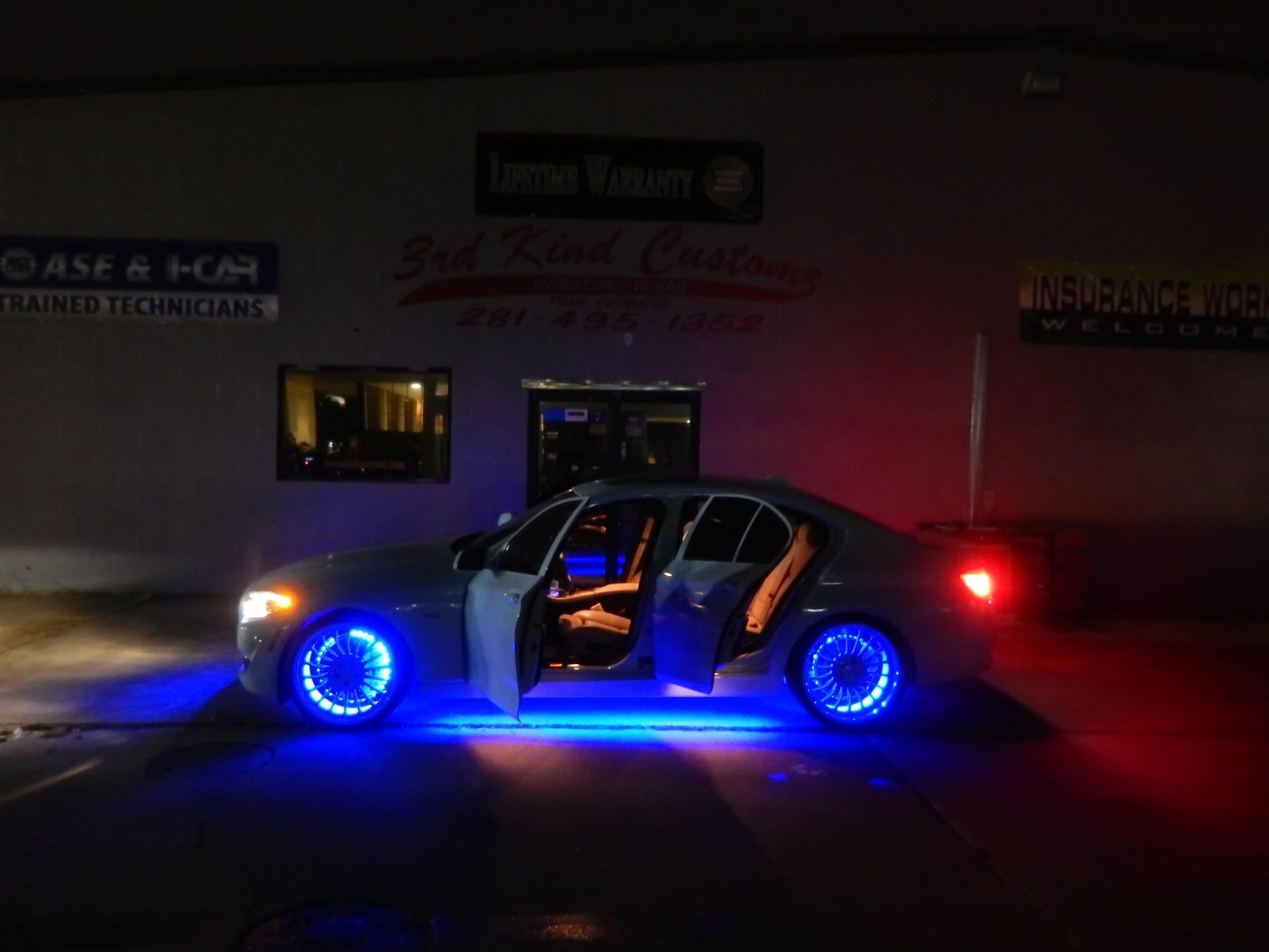 3rd Kind Customz vehicle interior image 4