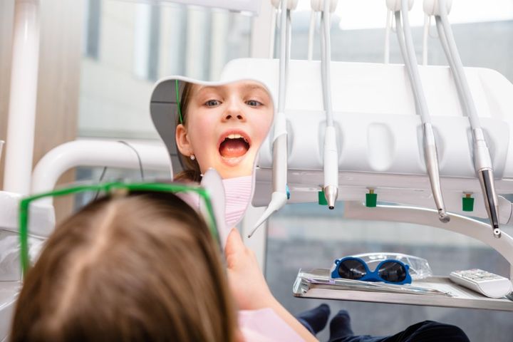 Bambino dal dentista