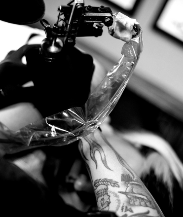 Ryan tattoo artist libertad tattoo piercing lounge Den Haag centrum