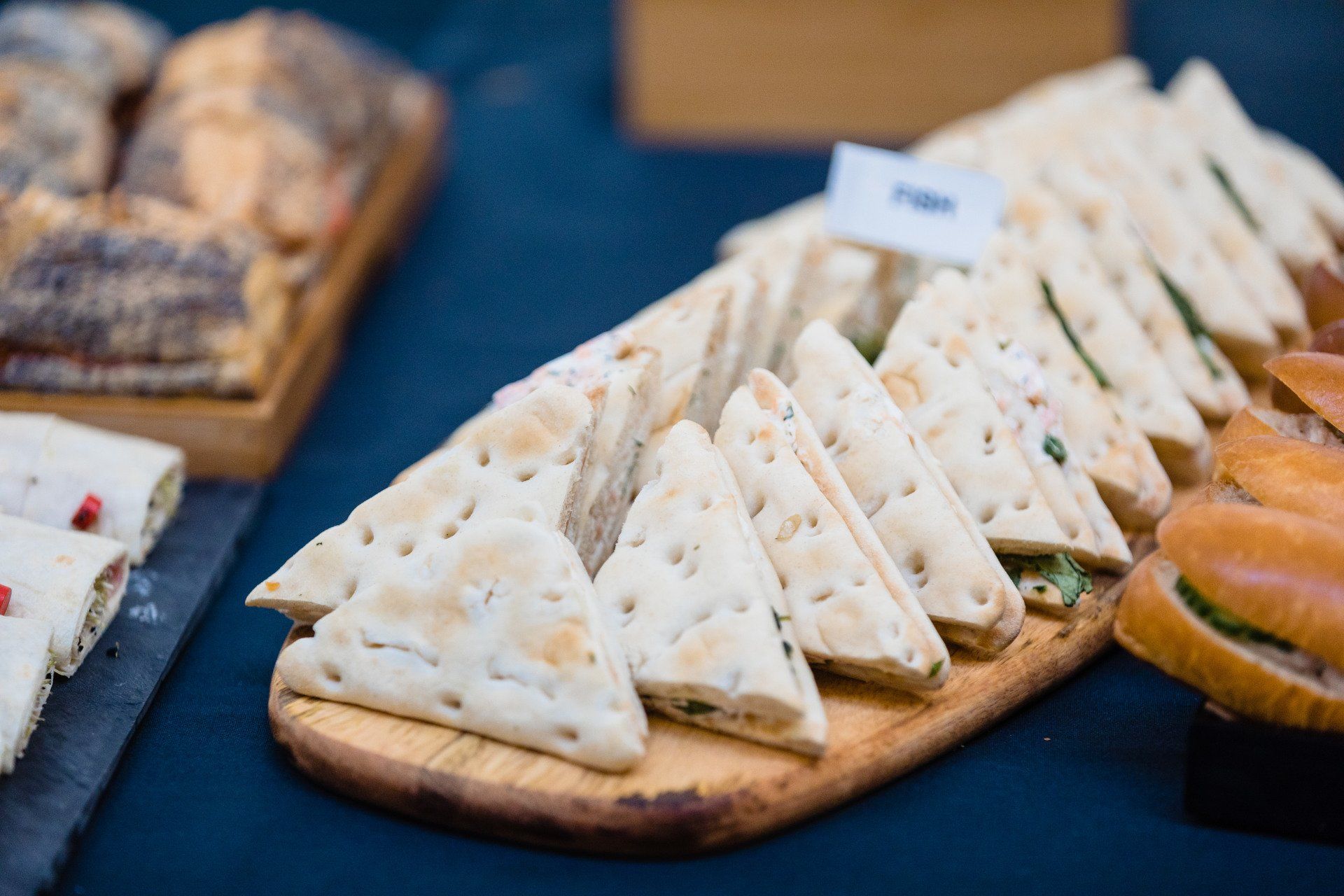 Petit sandwich en cas  - catering réalisé par Biorganic pour un évent d'entreprise 