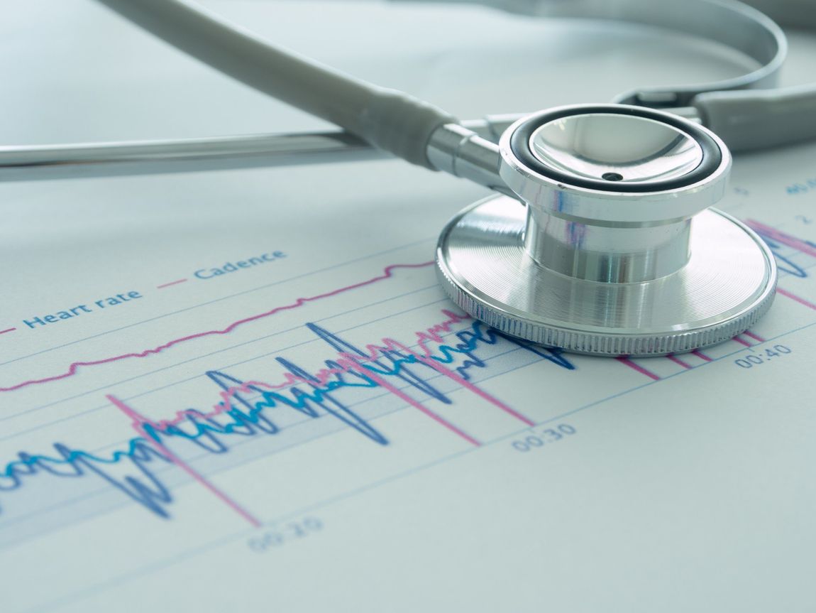 strumento per ascoltare il battito cardiaco