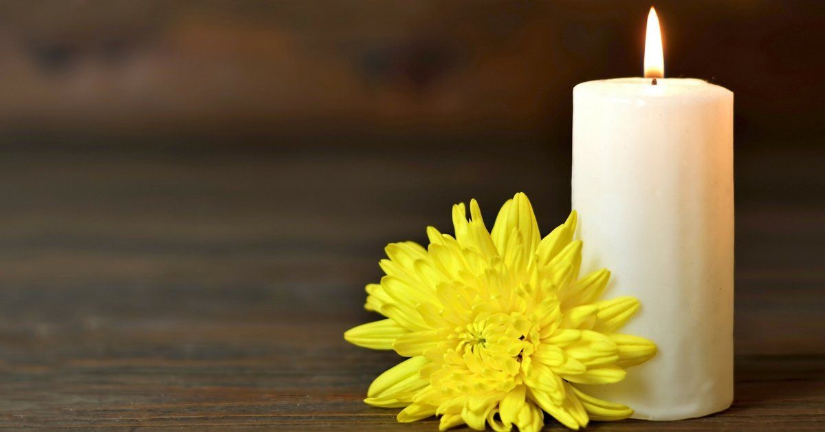funeral etiquette candle and flower