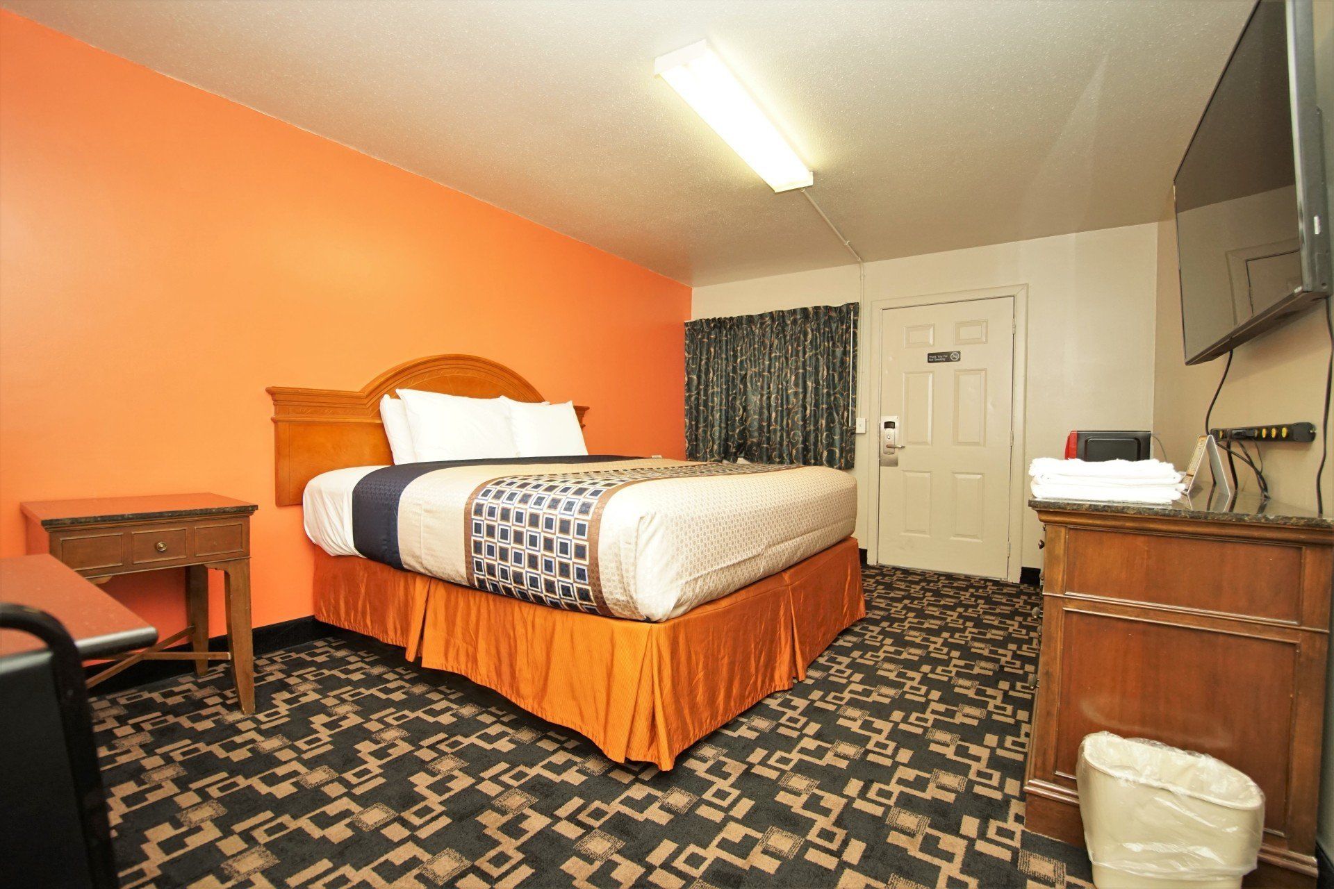 1 King Room
