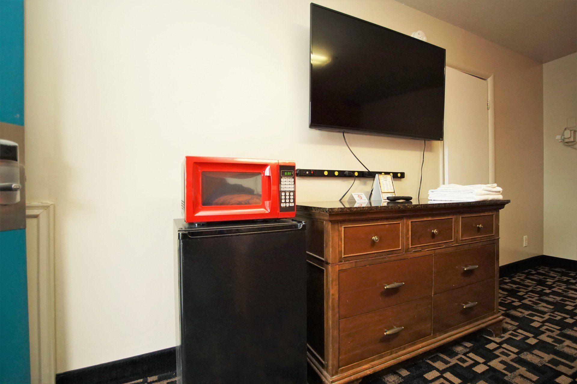 Microwave/Fridge