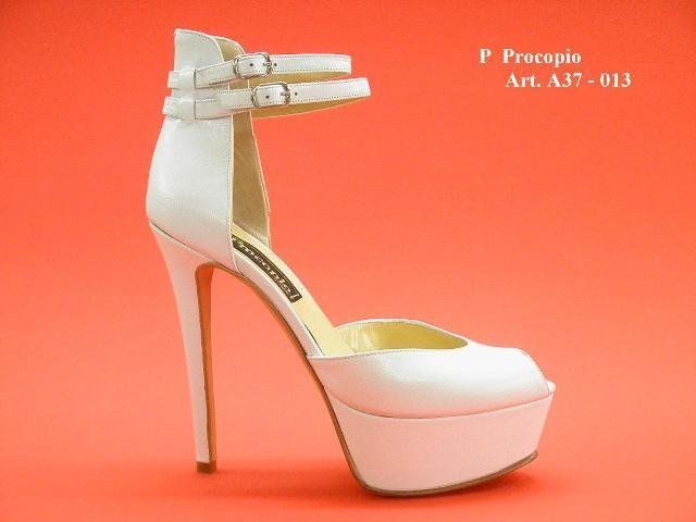 scarpe con tacco alto con cinturino