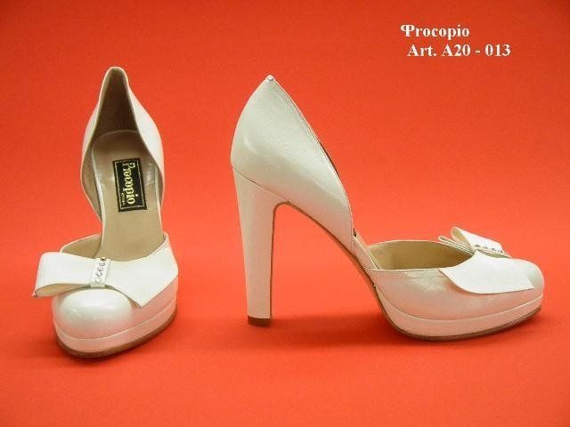 Scarpa per sposa con tacco medio