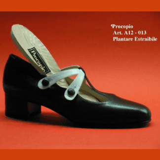 scarpa di cuoio con tacco basso