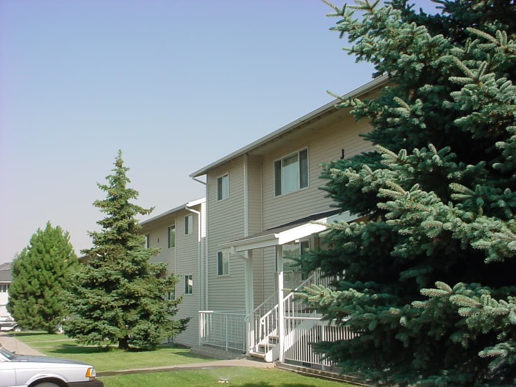 Meadowbrook-Exterior-3