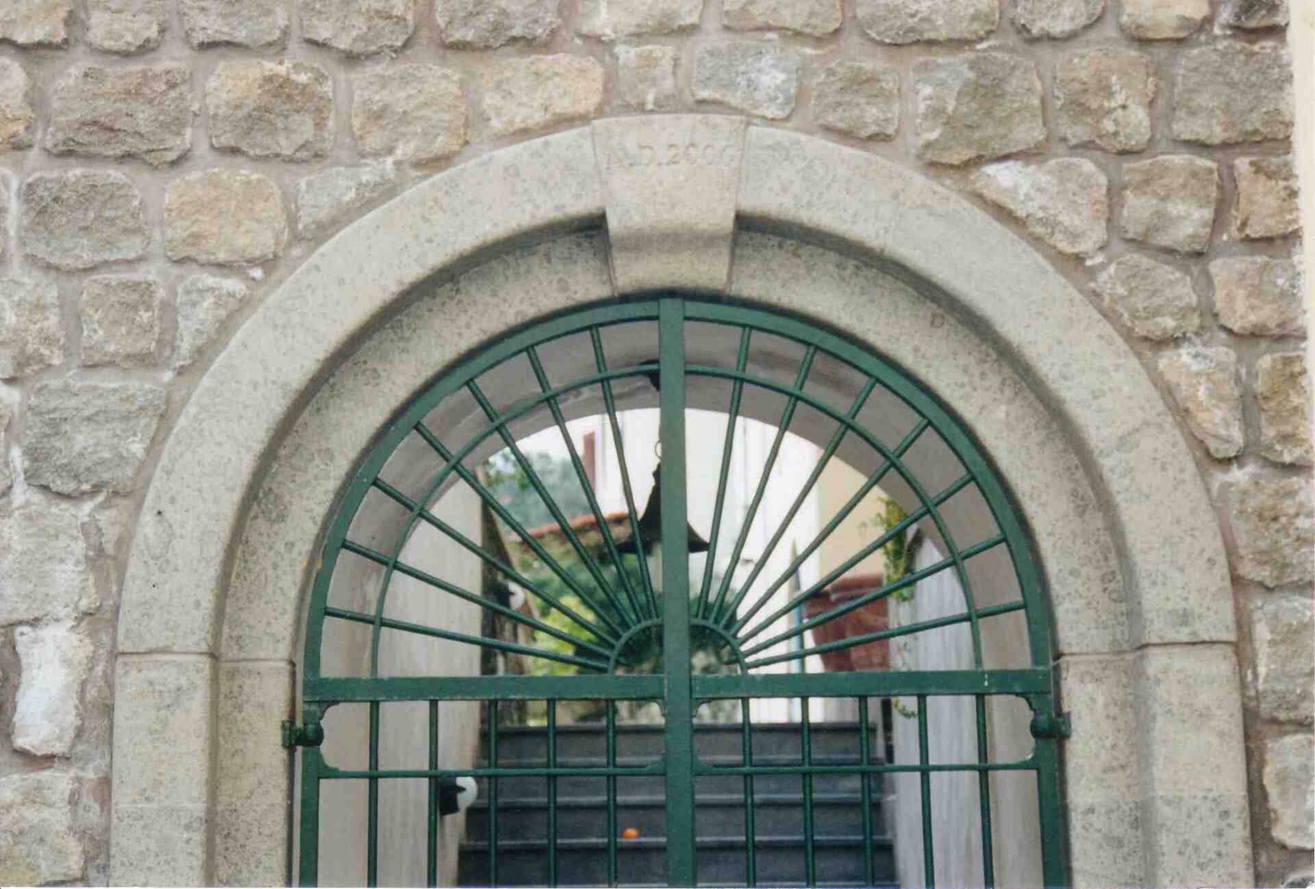 ingresso in pietra