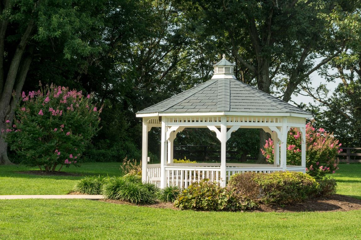 gazebo in legno laccato