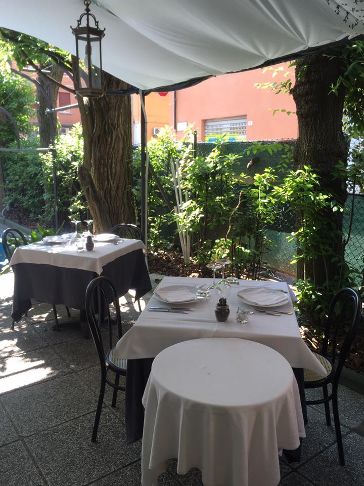 Tavolini nel patio
