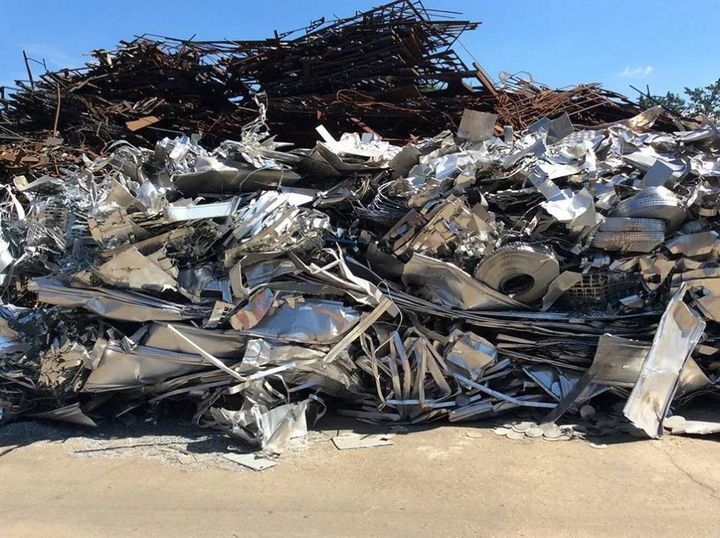 materiali nello stabilimento dopo il ritiro