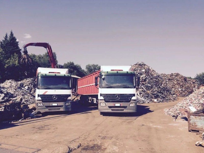 braccio meccanico attivo nello stabilimento