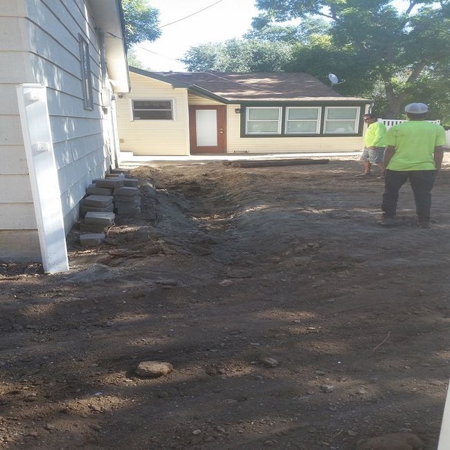 1Small Retaining Wall Preparation 1