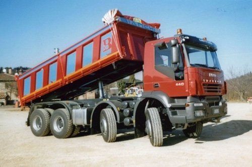 camion per movimento terra