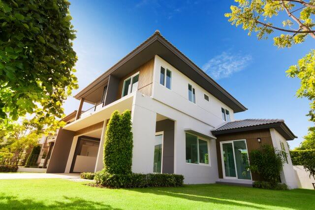 Modernes_Haus_mit_viel_grün