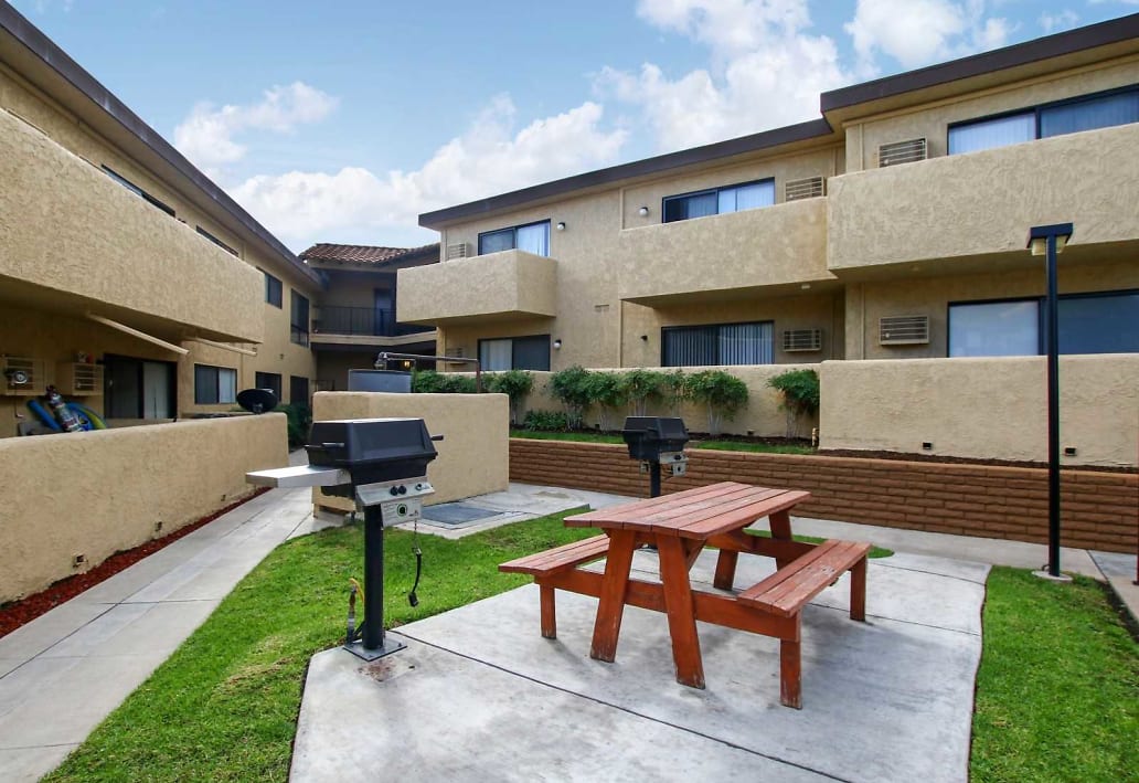 Barbecue Area | Arbor Park Apartments