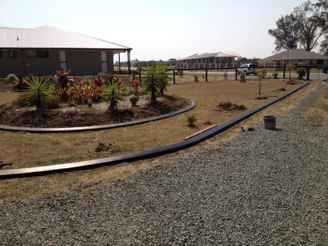 gravel kerb