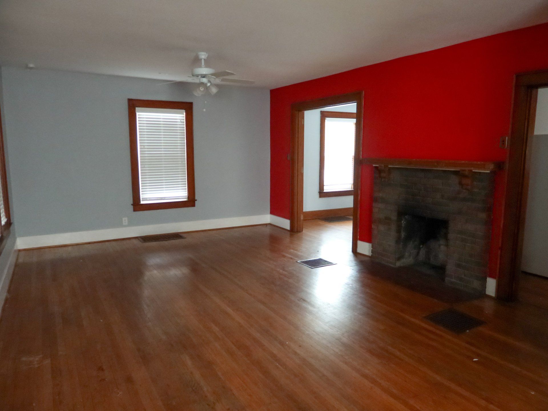123 N College living room