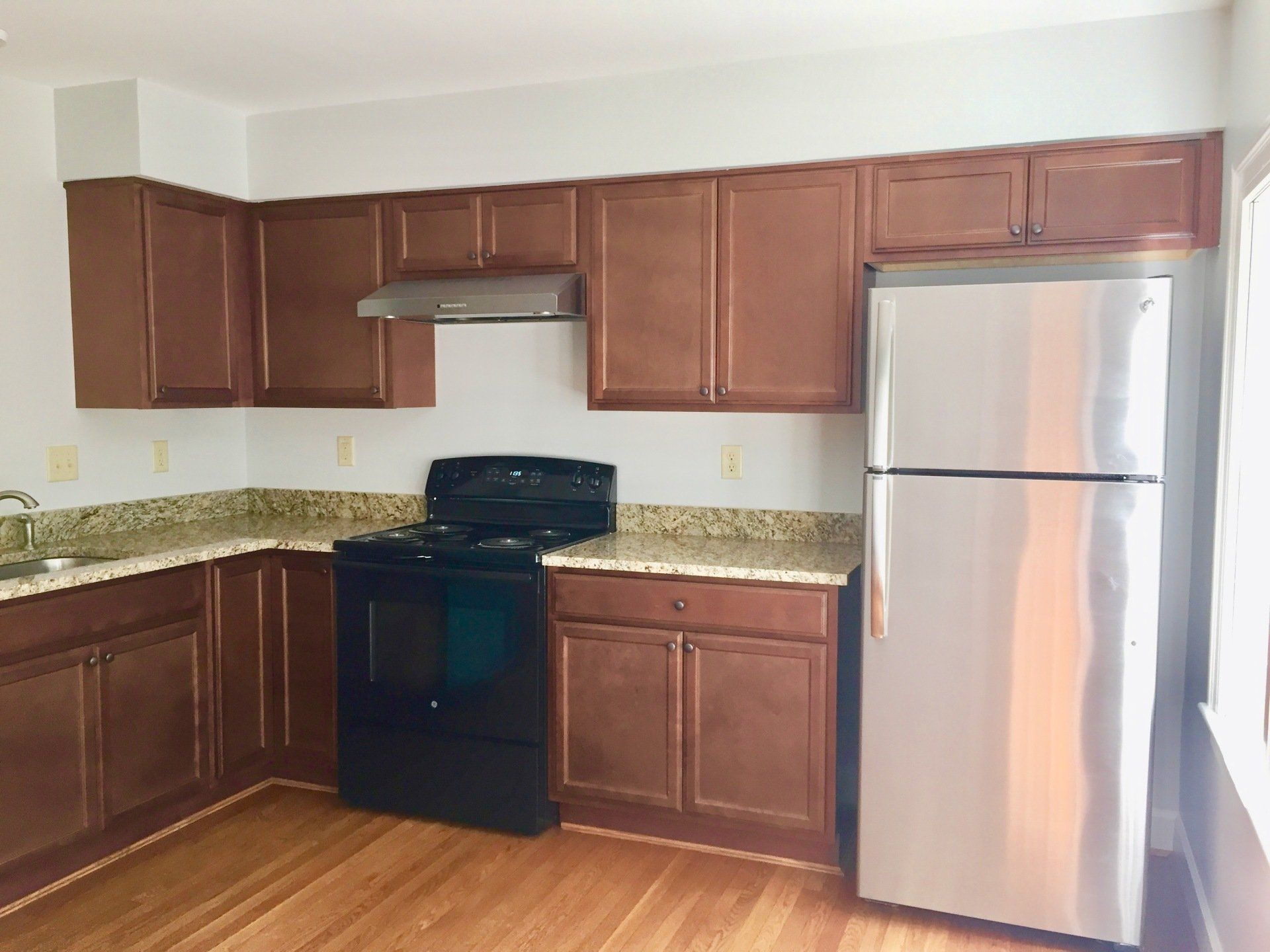 225 E Withrow 201 kitchen