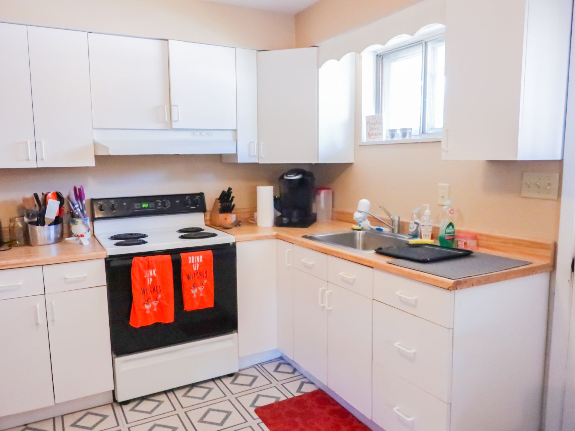 308 W Withrow kitchen