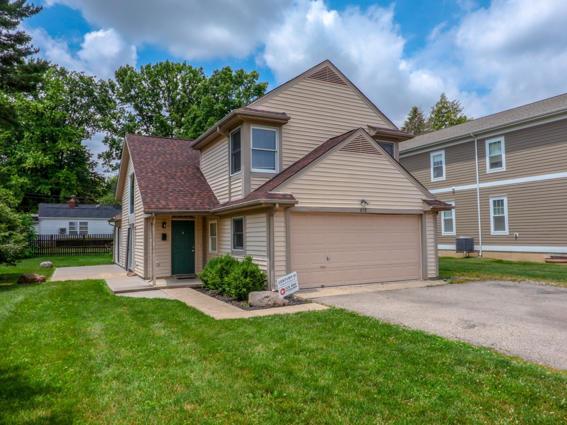 412 s poplar st outside