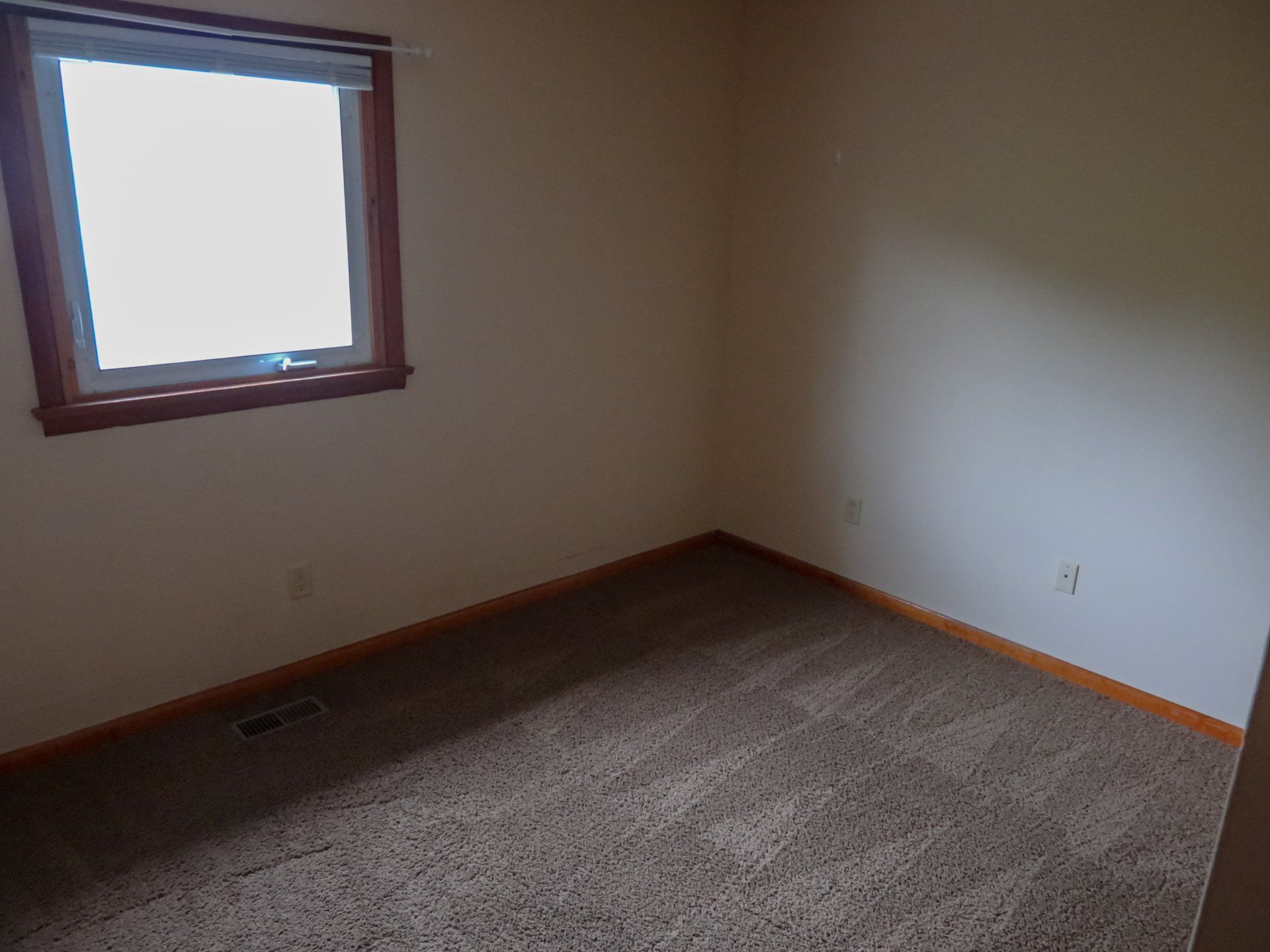 560 S main bedroom 2