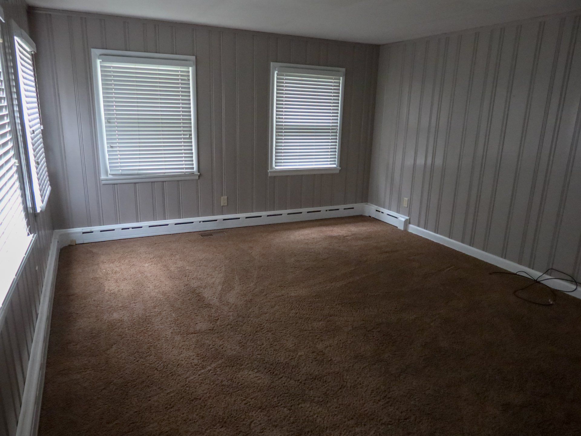 560 S main living room