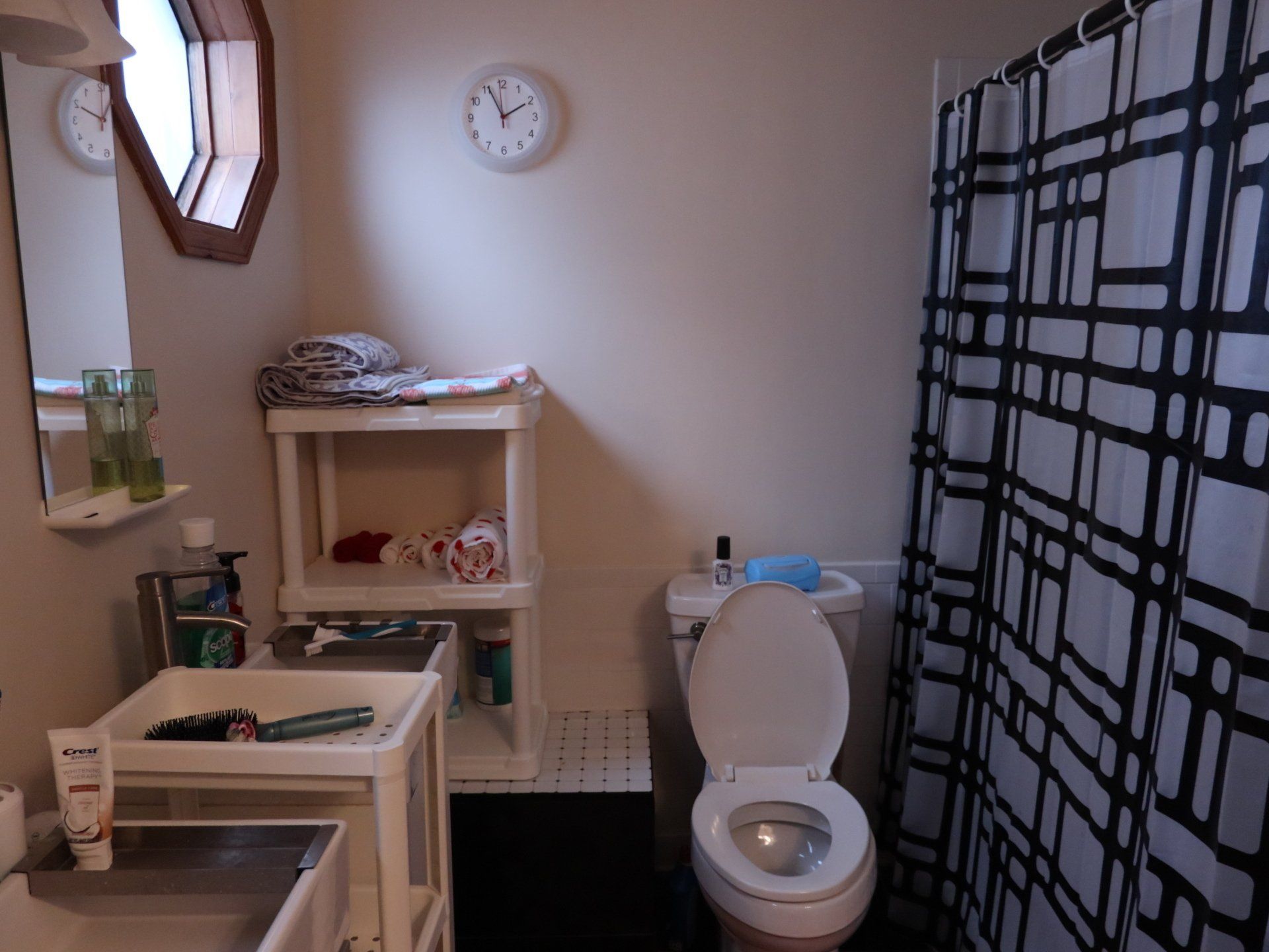 710 S Main bathroom