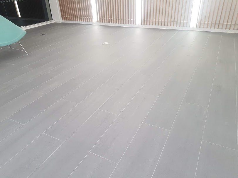 Business Porcelain Floor Cleaning