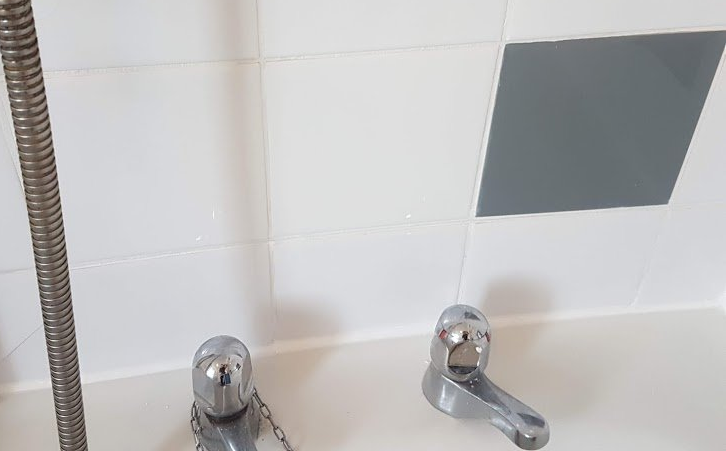 Shower Tiles and Grout Cleaning