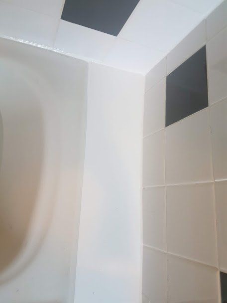 Bathroom Silicone Sealant Replacement