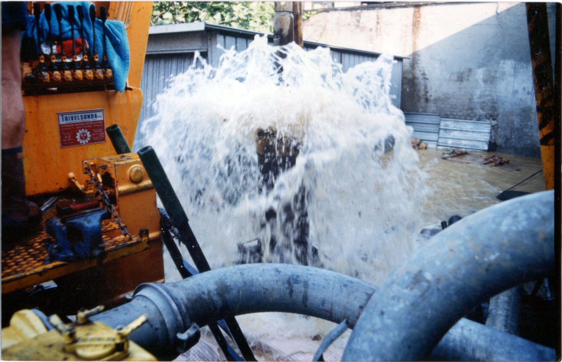 getto di acqua pulita ad alta pressione