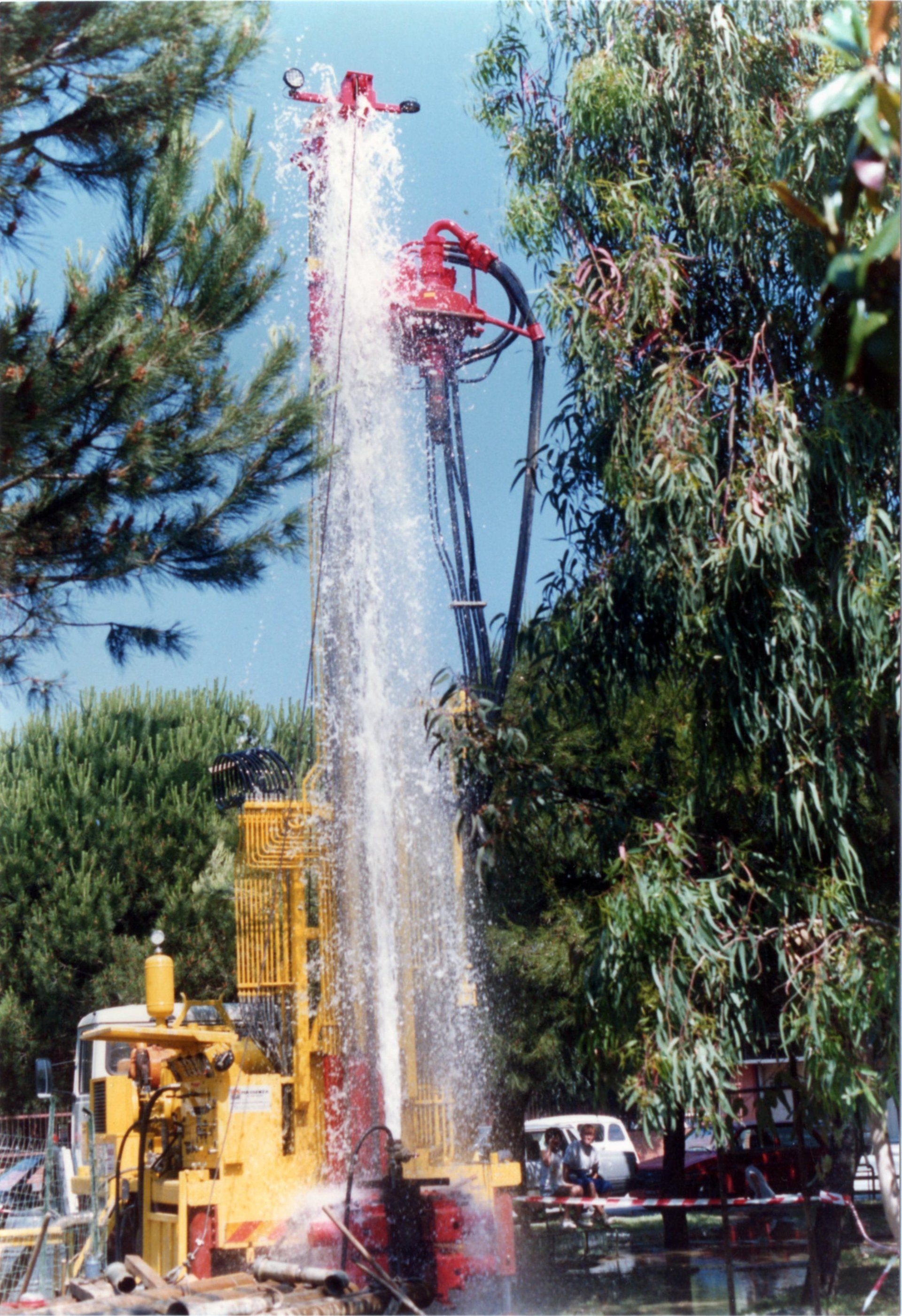 getto di acqua ad alta pressione da pozzo