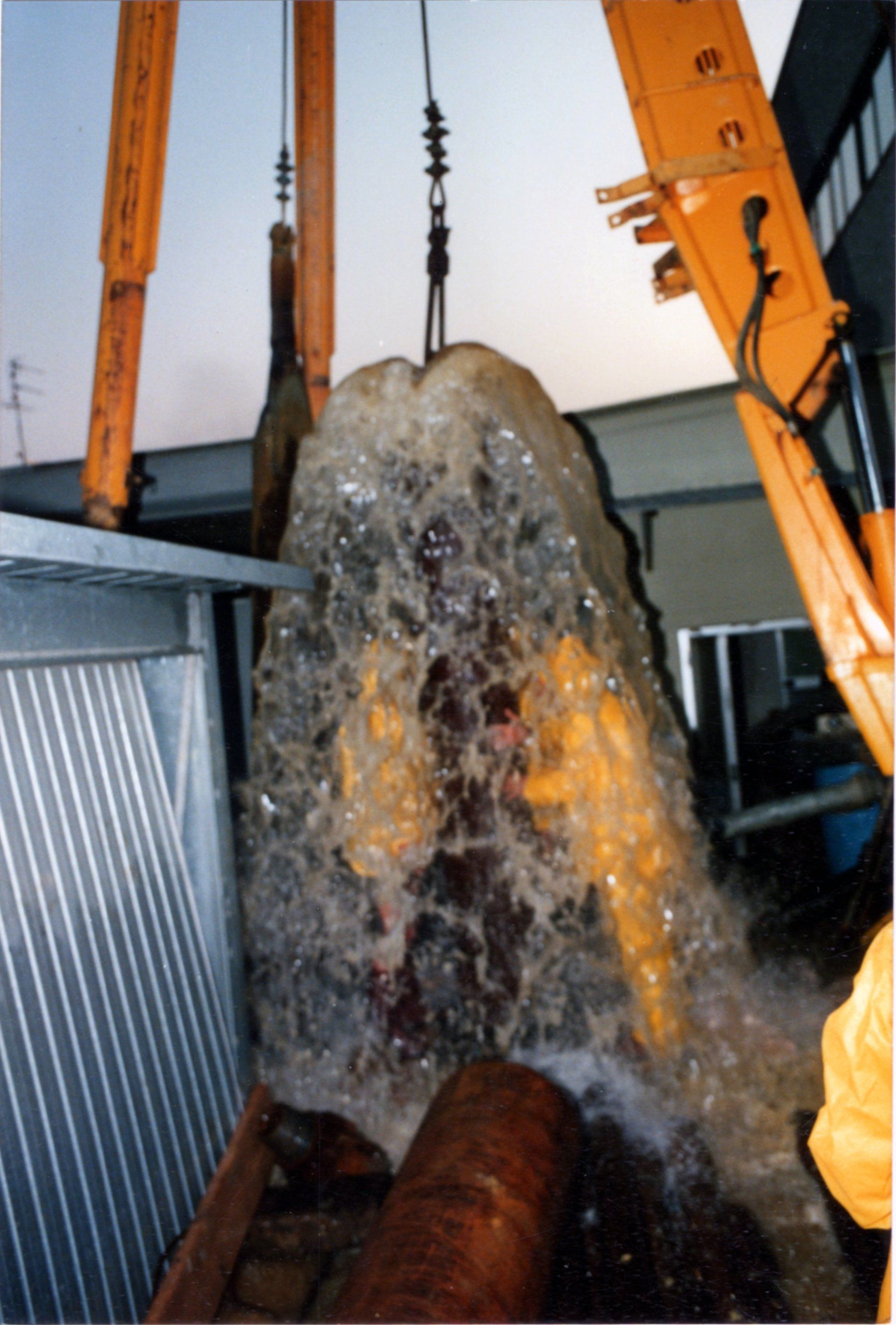 getto di acqua da tubatura pozzo