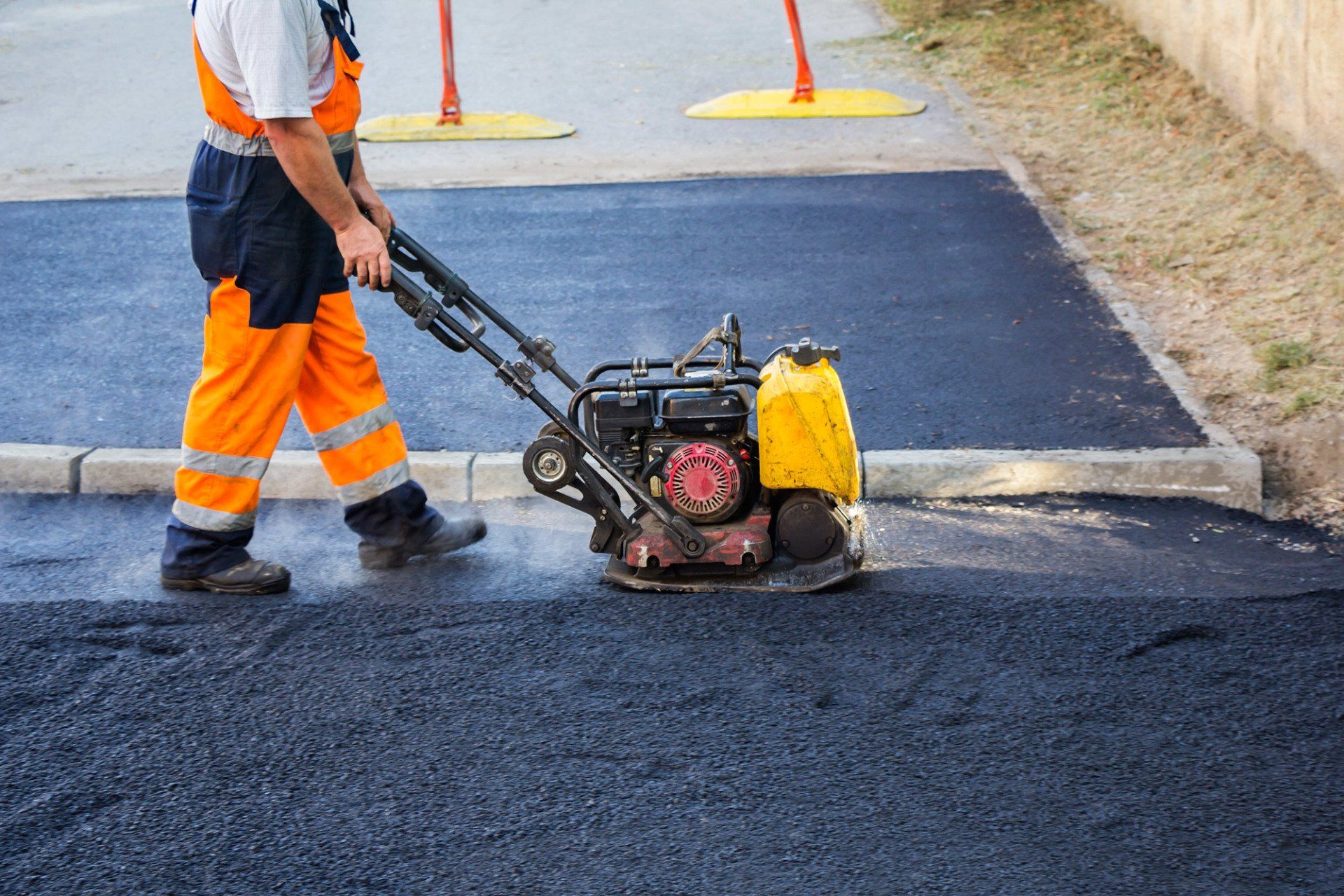 Asphalt Crack Filling Service — Sealing in Omaha, NE