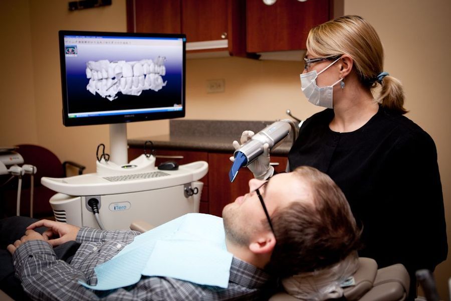 Digital dental scan technology used during patient exam in Vernon Hill, IL