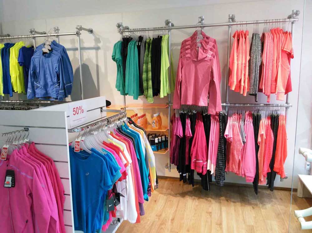 scaffale componibile per negozio abbigliamento