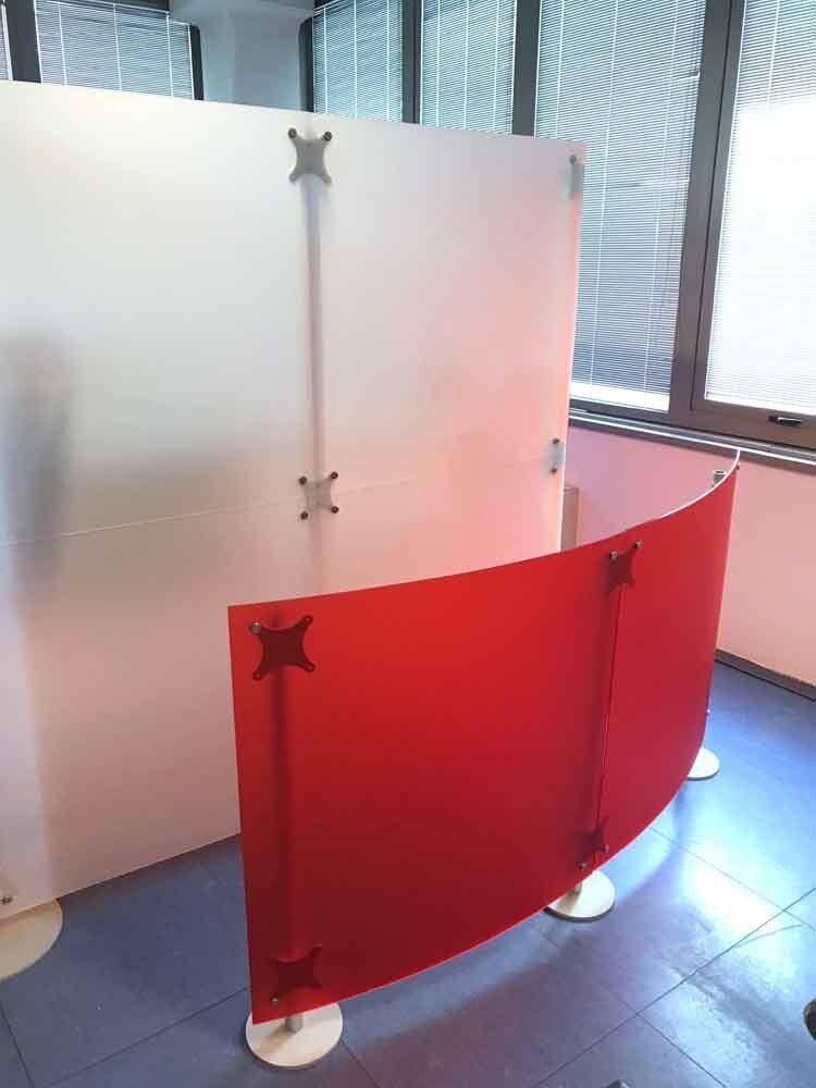 paretina bassa curva scrivania colore rosso