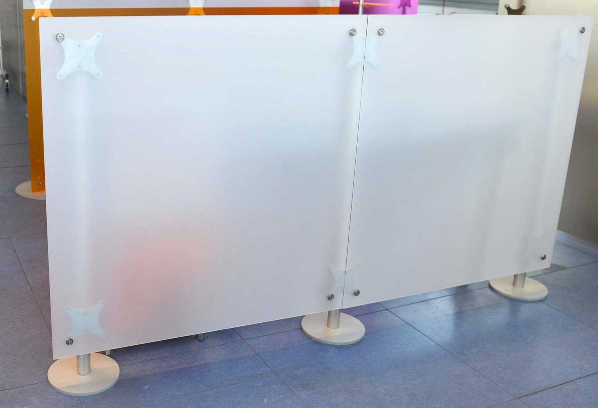 pareti divisorie basse per aree ingresso reception cliniche, studi medici, ambulatori e strutture sanitarie