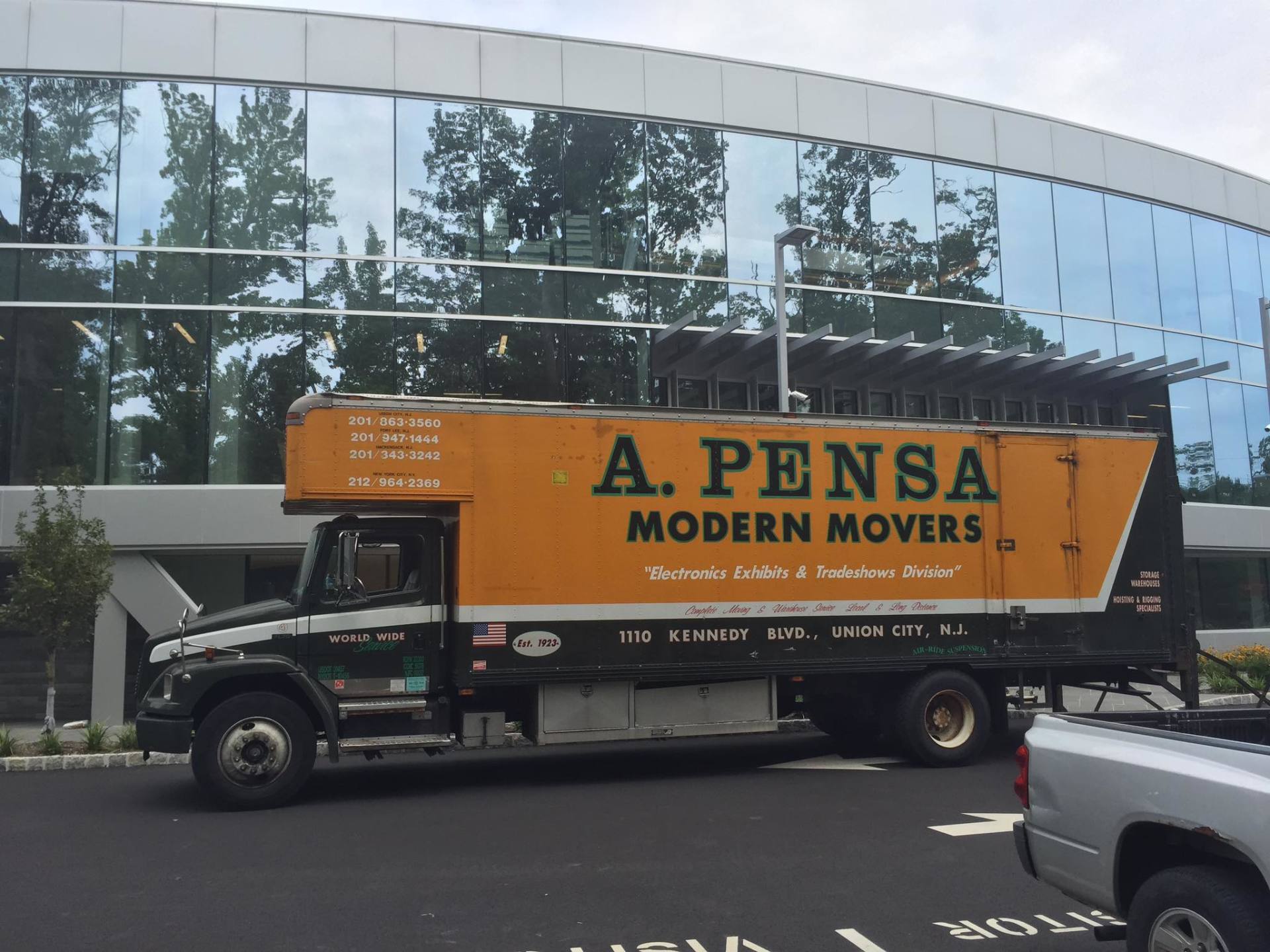 Moving Office — Corporate Moving Office in Union City, NJ