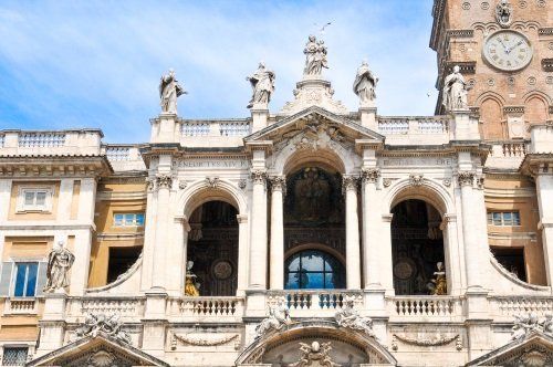 facciata edificio di pregio storico-artistico